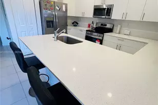 2562 SE 29th St, Homestead, FL 33035 - Photo 13
