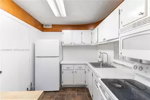 345 Ocean Dr, Miami Beach, FL 33139 - Photo 19