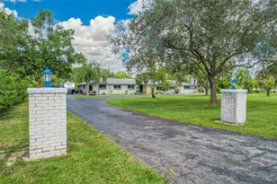17421 SW 300th St, Homestead, FL 33030 - Photo 3