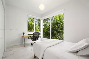 545 SW 11th St, Miami, FL 33129 - Photo 27