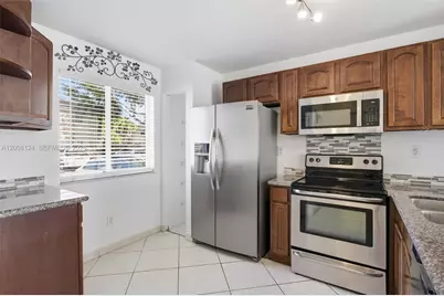 17530 SW 139th Ct, Miami, FL 33177 - Photo 3