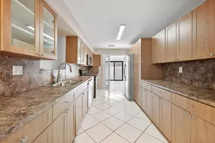 10320 SW 38th Terrace, Miami, FL 33165 - Photo 9