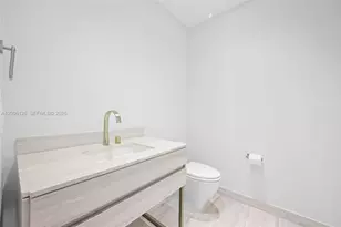 18975 Collins Ave, Sunny Isles Beach, FL 33160 - Photo 21