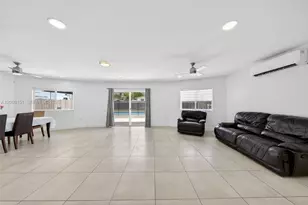 1155 NE 184th St, Miami, FL 33179 - Photo 13