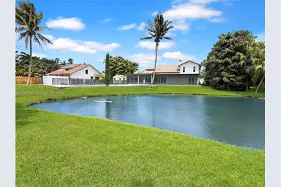 2181 SW 117th Ter, Davie, FL 33325 - Photo 35