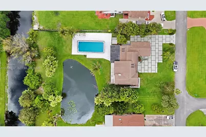 2181 SW 117th Ter, Davie, FL 33325 - Photo 37