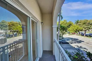 11401 NW 89th St, Doral, FL 33178 - Photo 15