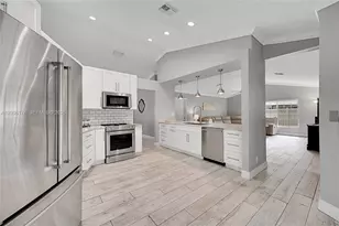 9841 SW 1st St, Plantation, FL 33324 - Photo 13