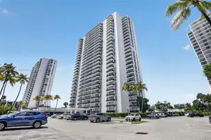 3675 N Country Club Dr, Aventura, FL 33180 - Photo 45