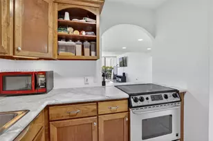 3675 N Country Club Dr, Aventura, FL 33180 - Photo 11