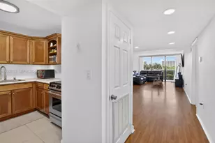 3675 N Country Club Dr, Aventura, FL 33180 - Photo 9