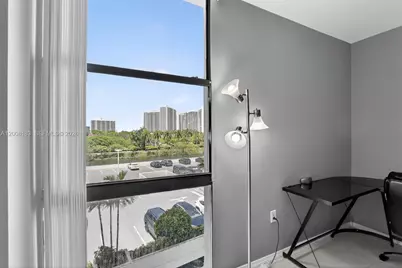 3675 N Country Club Dr #410, Aventura, FL 33180 - Photo 23
