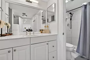 3675 N Country Club Dr, Aventura, FL 33180 - Photo 25
