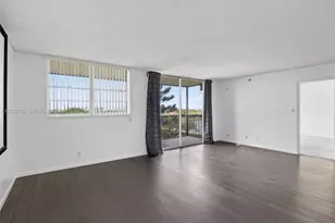 3300 W Rolling Hills Cir, Davie, FL 33328 - Photo 17
