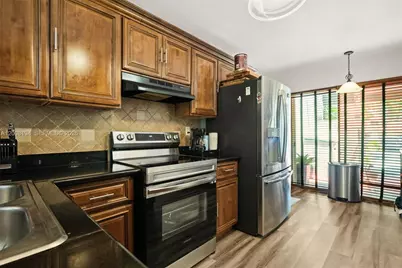3951 Adra Ave #B-48, Doral, FL 33178 - Photo 7