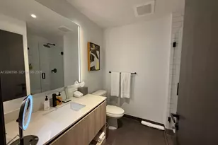 398 NE 5th St, Miami, FL 33132 - Photo 9