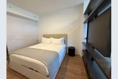 398 NE 5th St #4216, Miami, FL 33132 - Photo 3