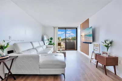 8261 NW 8th St #231, Miami, FL 33126 - Photo 5