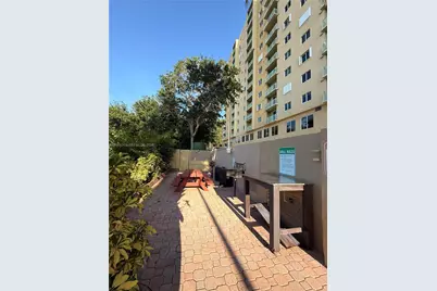 3500 Coral Way #1011, Miami, FL 33145 - Photo 11