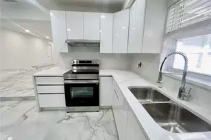 1649 NE 8th Ave, Fort Lauderdale, FL 33305 - Photo 9