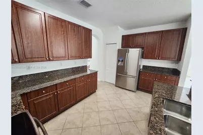11480 NW 82th Terrace, Doral, FL 33178 - Photo 13