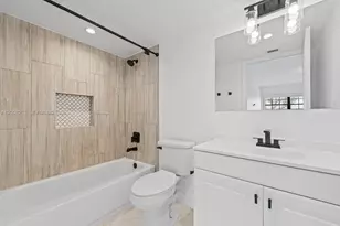 903 NE 199th St, Miami, FL 33179 - Photo 35
