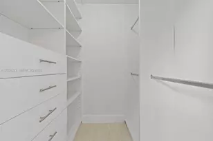 903 NE 199th St, Miami, FL 33179 - Photo 27