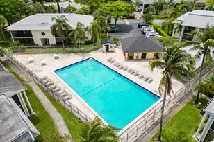 903 NE 199th St, Miami, FL 33179 - Photo 41