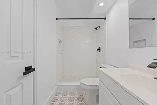 903 NE 199th St, Miami, FL 33179 - Photo 29