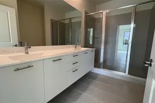 8167 NW 41st St, Doral, FL 33166 - Photo 7