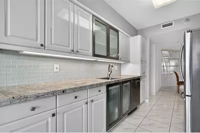 3640 Yacht Club Dr #1602, Aventura, FL 33180 - Photo 5