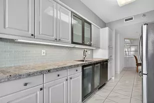 3640 Yacht Club Dr, Aventura, FL 33180 - Photo 5