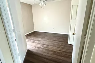 5627 Blue Shadows Ct, Orlando, FL 32811 - Photo 11