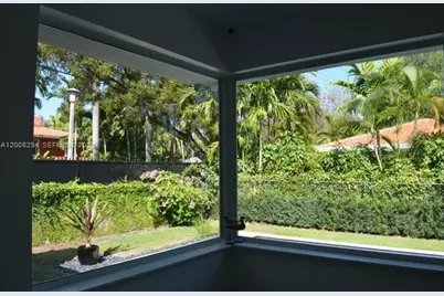173 S Shore Dr S, Miami, FL 33133 - Photo 9