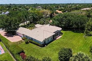 12743 N Winners Cir, Davie, FL 33330 - Photo 15