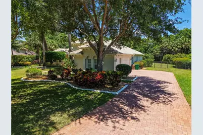 12743 N Winners Cir, Davie, FL 33330 - Photo 3