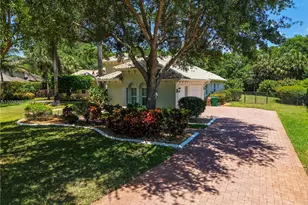 12743 N Winners Cir, Davie, FL 33330 - Photo 3