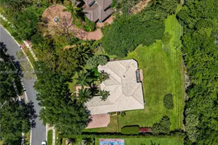 12743 N Winners Cir, Davie, FL 33330 - Photo 17