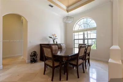 12743 N Winners Cir, Davie, FL 33330 - Photo 5