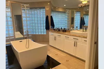 2534 Poinciana Dr, Weston, FL 33327 - Photo 25