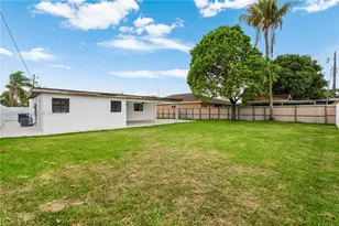 851 W 35th St, Hialeah, FL 33012 - Photo 27