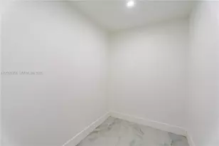 851 W 35th St, Hialeah, FL 33012 - Photo 21
