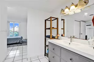 100 Bayview Dr, Sunny Isles Beach, FL 33160 - Photo 21