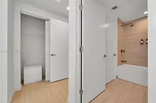 77 SE 5, Miami, FL 33131 - Photo 17