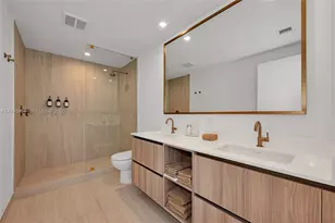 77 SE 5, Miami, FL 33131 - Photo 21