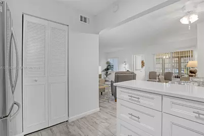 325 Pine Ridge Cir #D-1, Greenacres, FL 33463 - Photo 29