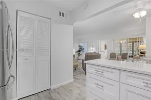 325 Pine Ridge Cir, Greenacres, FL 33463 - Photo 29