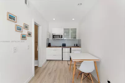 2445 Lake Pancoast Dr #M, Miami Beach, FL 33140 - Photo 3
