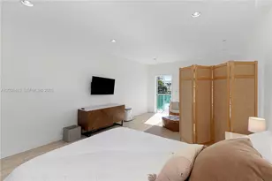 2445 Lake Pancoast Dr, Miami Beach, FL 33140 - Photo 9