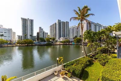 2445 Lake Pancoast Dr #M, Miami Beach, FL 33140 - Photo 15